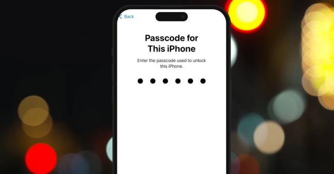 <b>Hoţul de parole iPhone îşi dezvăluie secretele (Video)</b>În general ne gândim ca un iPhone parolat e un telefon securizat şi dacă ne este furat, hoţul nu va avea acces la datele noastre. Nu se aplică şi în cazul lui Aaron Johnson, un altfel de hoţ de iPhone-uri, care a exploatat