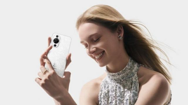 <b>HUAWEI anunță telefonul de buget nova 12 Lite, cu CPU Snapdragon 778G și cameră de 50 mpx </b>Finalul de an ne aduce un refresh pentru seria de telefoane nova a celor de la HUAWEI, iar la baza lineup-ului se află modelul accesibil HUAWEI nova 12 Lite. Acesta preia din linia de design a predecesorului și este cunoscut și drept 