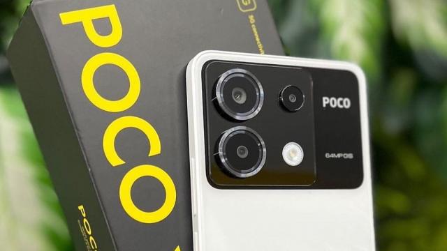 <b>POCO X6 a primit un unboxing şi materiale promoţionale; Aflăm procesorul său şi cel de pe POCO M6 Pro</b>POCO X6, POCO X6 Pro şi POCO M6 Pro sunt aşteptate să debuteze în dată de 11 ianuarie. Între timp au apărut scăpări majore ale telefoanelor, care implică detalii despre procesoarele lor şi chiar un mic unboxing. Aflăm că POCO X6 Pro va sosi cu procesor