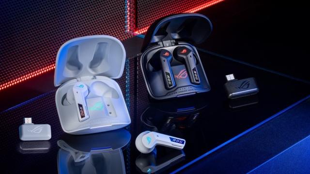 <b>CES 2024: ASUS prezintă noi accesorii pentru gamerii de mobil: Controller-ul ROG Tessen și căștile wireless ROG Cetra Speednova</b>Târgul tech CES 2024 se încheie pe 12 ianuarie, iar până atunci producătorii își prezintă cele mai noi inovații. ASUS a venit cu laptopuri puternice în acest an, monitoare și seria de telefoane de gaming ROG Phone 8. Ei bine, au fost prezentate