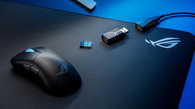 <b>ASUS ROG își lansează arsenalul de gaming pentru 2024; Mouse-ul Keris II Ace și tastatura Falchion RX în centrul atenției</b>ASUS Republic of Gamers (ROG) a dezvăluit recent la CES 2024 un nou arsenal de periferice și echipamente de gaming. Această lansare marchează un nou capitol în evoluția perifericelor pentru jocuri, oferind gamerilor instrumente avansate