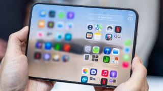 „Nu e bug, e feature”. De ce se cojește ecranul lui iPhone Duo?