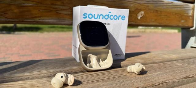 Anker Soundcore Liberty 5 Pro Max: căști cu ANC, ecran AMOLED și funcții AI pentru notițe