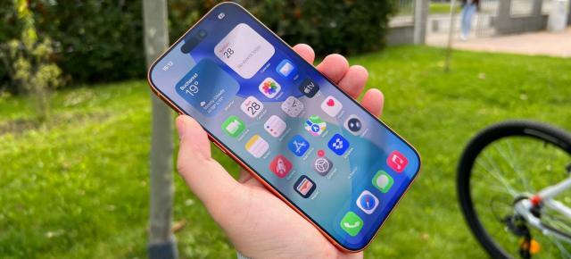 Nici iPhone-ul nu este imun la atacuri: Apple repară prin iOS 26.7.1 o breșă deja exploatată