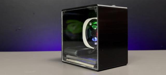 Un YouTuber și-a construit un mini-PC dintr-un telefon Samsung vechi