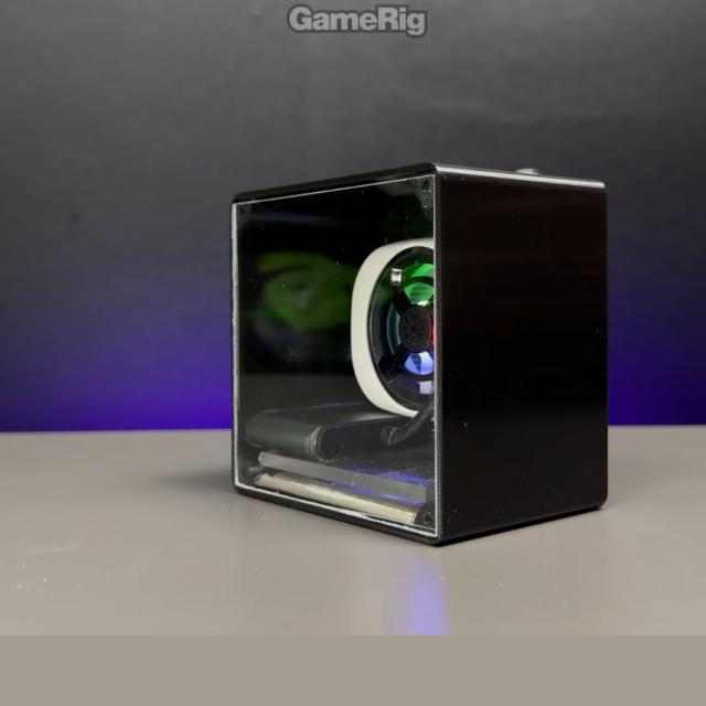 Un YouTuber a transformat un telefon Samsung vechi într-un mini-PC compact