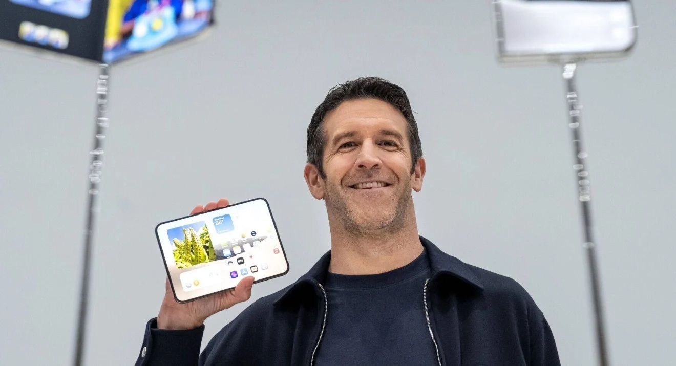 John Ternus intră mult mai des în studiourile Apple decât Tim Cook; Designul și ingineria ajung direct sub controlul noului CEO