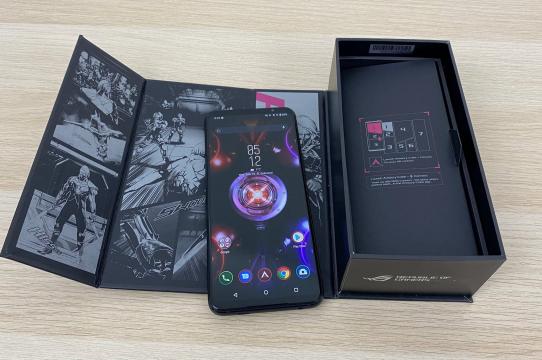 ASUS ROG Phone 5 - Fotografii oficiale: ASUS-ROG-PHONE-5_004.jpg