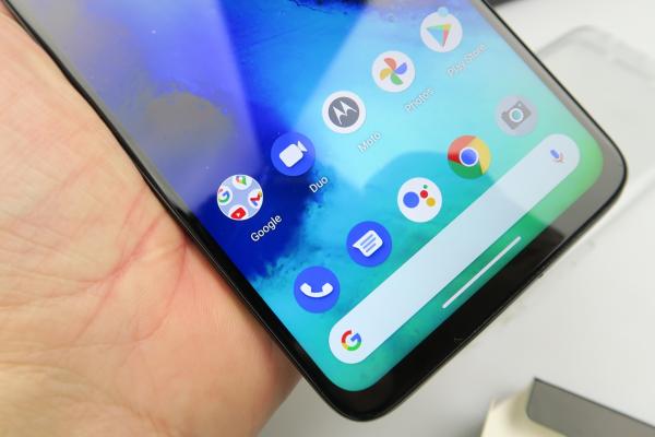 Motorola Moto G Pro: OS, UI, aplicaţii cu Android One, stylus basic