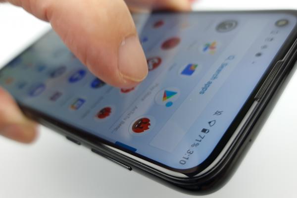 Motorola Moto G Pro: Acustică stereo nu chiar uniformă, asurzitoare la jocuri