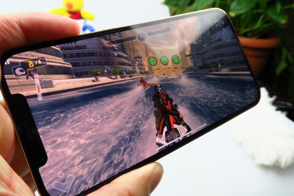 Apple iPhone 12 Pro Max: Benchmark-uri cu multe medalii de aur