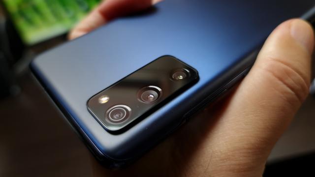 <b>O nouă variantă de Samsung Galaxy S20 FE apare certificată de Wi-Fi Alliance, cu Android 11 preinstalat</b>Deși ne așteptam să primim mai degrabă vești proaspete despre Samsung Galaxy S21 FE, iată că astăzi avem de fapt informații despre o variantă nouă de Galaxy S20 FE, aceasta fiind proaspăt certificată de către