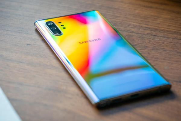 Turul Magazinelor #702: Galaxy Note 10+ la cel mai mic preţ, Xiaomi Black Shark 3 în România, Nikon D610 la preţ excelent