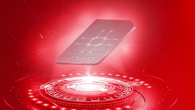 <b>Vodafone România oferă începând de astăzi tehnologia eSIM; Iată cum se activează + listă telefoane compatibile</b>La mai bine de un an distanță după ce Orange lansa tehnologia eSIM în România iată că și operatorul Vodafone le urmează exemplul oferind începând de astăzi funcționalitatea de SIM virtual abonaților

