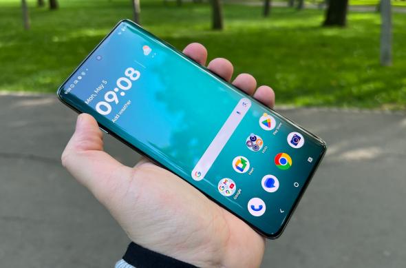 Motorola edge 60 Pro - Design (afară): Motorola-edge-60-Pro-Afara-Resize_013.jpg