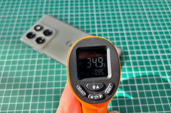 Motorola edge 60 Pro - Test termic: Temperatura gaming (3).jpg