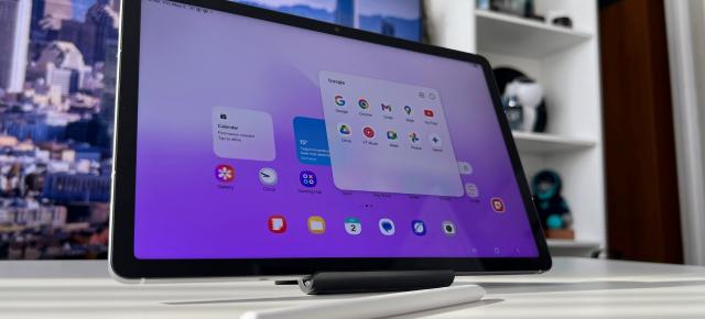 Samsung Galaxy Tab S10 FE: Display mare IPS LCD bun pentru consum video și cu suport pentru stylus