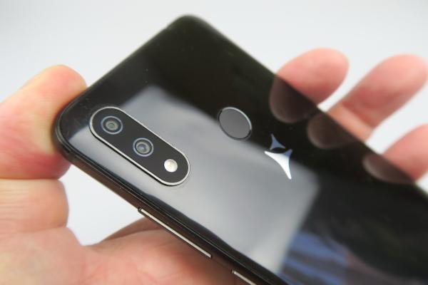 Allview Soul X5: Camera are culorile şi zoomul pe care îl doream, dar la selfie mai e de lucru