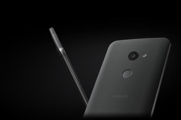 Sharp Aquos Zero - Fotografii oficiale