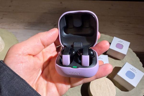 Sony LinkBuds Clip - Fotografii hands-on