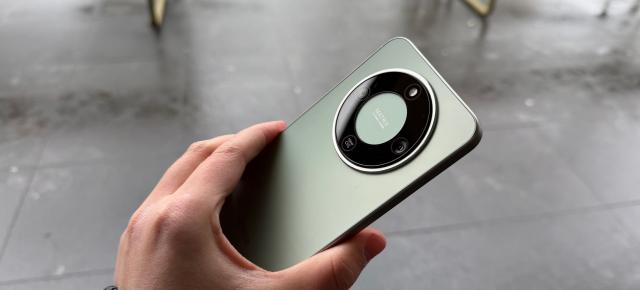 Honor Magic8 Lite: Design preparat pentru a rezista la orice, folosit ca ciocan, scăpat de la înălțime