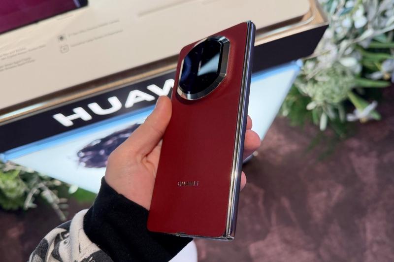 HUAWEI Mate X7 - Fotografii eveniment lansare: Mate-X7_ (6).jpg