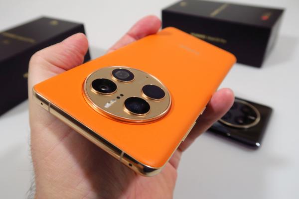 Huawei Mate 50 Pro Unboxing: motanul Garfield a sosit cu o cameră potentă şi e pus pe treabă (Impresii, explicație Diafragmă)