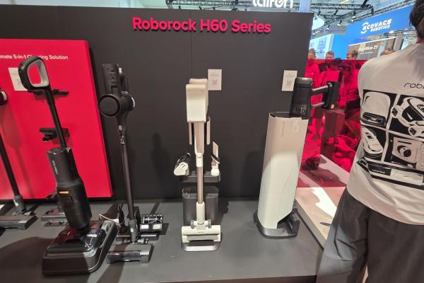 Roborock H60 Hub - Fotografii IFA 2025