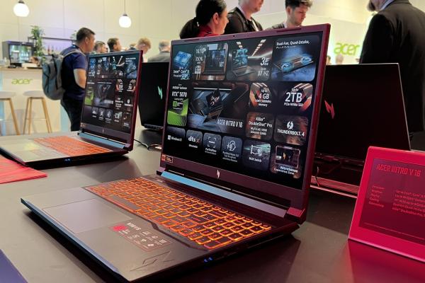 IFA 2025: Acer Nitro V16 şi V16s hands on - laptopuri cu RTX 5070 şi o privire spre monitoarele Nitro