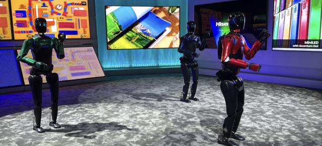 IFA 2025: Roboţii umanoizi care prezintă ce înseamnă RGB MiniLED Hisense (Video)