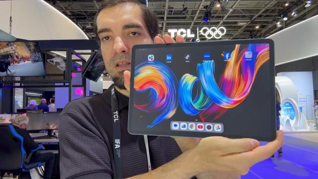 <b>IFA 2025: Am pus mâna pe tabletele TCL NXTPaper 14 şi 11, cu suport stylus, ecran ce imită perfect hârtia</b>TCL duce mai departe seria de produse TCL NXTPaper şi ne oferă pe lângă telefonul NXTPaper 60 Ultra şi două tablete, pe care am pus mâna la standul companiei de la IFA 2025. E vorba despre TCL NXTPaper 14 şi TCL NXTPaper 11, care aduc suport pentru stylus