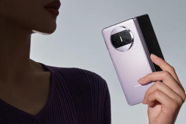 HUAWEI Mate X3 e acum oficial! Smartphone pliabil, ușor și subțire, cu senzor telephoto, display-uri generoase, baterie mare