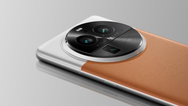 <b>OPPO Find X6 Pro este aici, cu modul de cameră uriaș în spate, optică Hasselblad și cip de imagine MariSilicon X</b>Această zi de 21 martie ne rezervă o nouă lansare, cea a lui OPPO Find X6 Pro - un flagship cu o cameră spectaculoasă, la care se adaugă și optimizările făcute de Hasselblad. A debutat alături de aceasta și varianta de bază Find X6