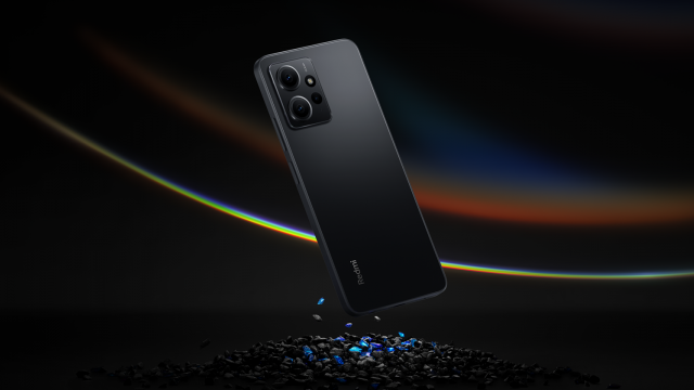 <b>Redmi Note 12 a debutat oficial în România, în variantă 4G și 5G; Aduce display AMOLED generos, certificare IP, încărcare rapidă</b>Ziua de 23 martie e marcată de lansarea noilor telefoane Redmi din seria Note 12 în România. Lineup-ul e format din 4 modele atractive, cu certificare IP, display-uri AMOLED, baterii generoase și încărcare rapidă. În acest articol vorbim despre