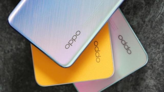 <b>OPPO Reno 10 Pro are designul dezvăluit în scheme 2D; Va aduce cameră telephoto, procesor Dimensity 8200</b>OPPO pregătește lansarea seriei de telefoane Reno 10 în această perioadă. Probabil cele mai populare modele din acest lineup vor fi variantele Pro și Pro+. Ei bine, Digital Chat Station a oferit scheme pentru aceste telefoane, designul lor
