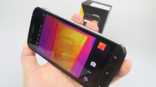 CAT S61 Unboxing: telefon robust cu cameră termică, "ruletă" laser şi multe alte funcţii masculine (Video)