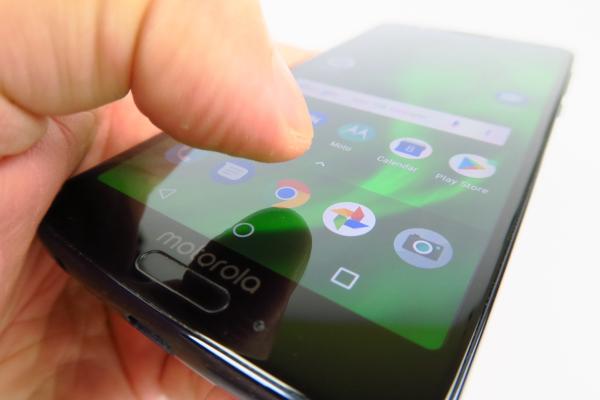Motorola Moto G6: Baterie acceptabilă la playback video, se încarcă rapid