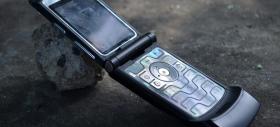 Motorola RAZR ar putea reveni ca un telefon pliabil, conform CEO-ului Lenovo