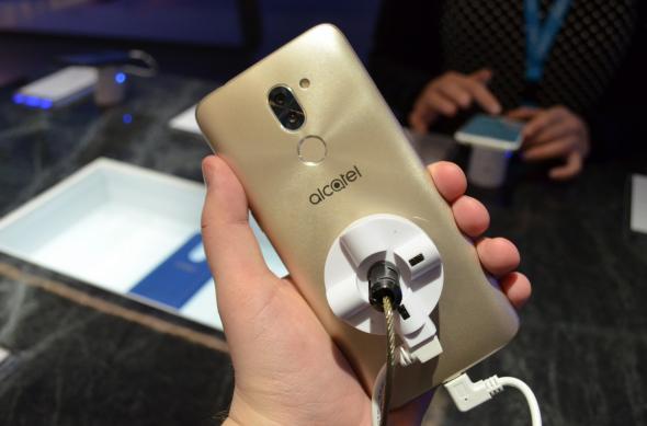 Alcatel 3x - Fotografii Hands-On de la evenimente: Alcatel-3X_003.JPG