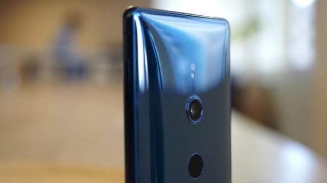 <b>MWC 2018: Sony prezintă un modul de cameră duală, cu nivel ISO uimitor de nu mai puțin de 51.200 unități</b>Chiar dacă noile telefoane flagship ale celor de la Sony, Xperia XZ2 şi Xperia XZ2 Compact nu au cameră duala, niponii au dovedit că pregătesc şi aşa ceva pe viitor. Ca atare au prezentat la MWC 2018 un nou modul de cameră duala, care va ajunge pe..