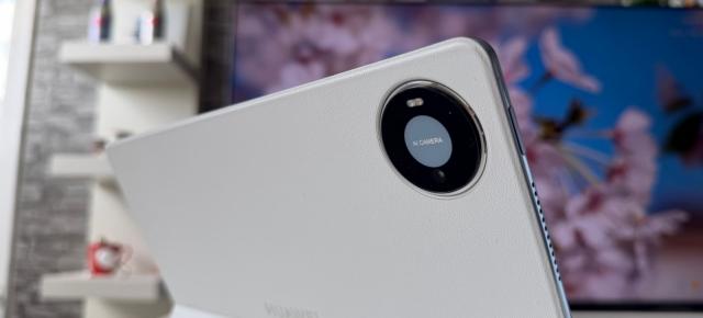 HUAWEI MatePad Pro 12 (2026): Cameră utilă pentru scanat documente, apeluri video 