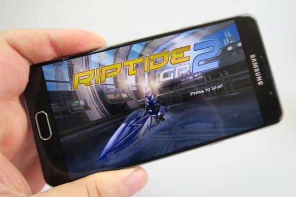 Samsung Galaxy A5 (2016): Benchmark-uri bunicele în zona midrange, foarte aproape de Galaxy A7 (2016)