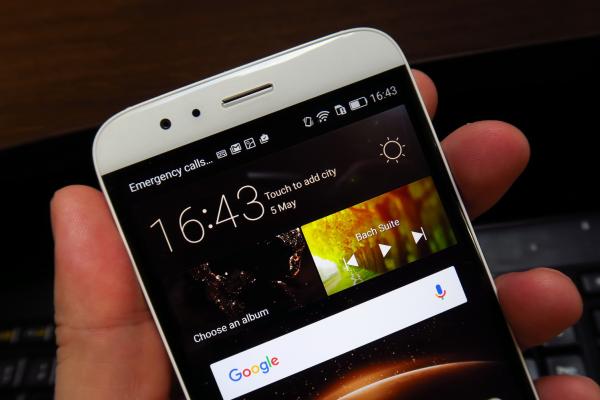 Huawei G8: Conectivitate cu WiFi limitat, volum mediu la convorbiri