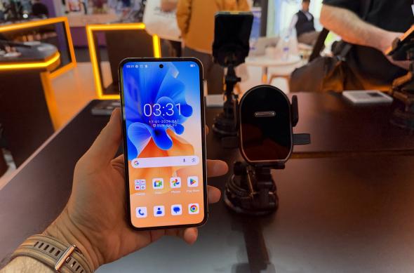 Standul Oukitel la MWC 2026: Photo 03.03.2026, 17 45 37.jpg