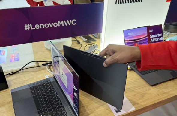 Lenovo ThinkBook Modular AI Concept - Fotografii hands-on MWC 2026: Photo 03.03.2026, 12 33 28.jpg