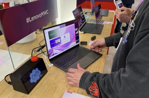 Lenovo ThinkBook Modular AI Concept - Fotografii hands-on MWC 2026: Photo 03.03.2026, 12 31 48.jpg