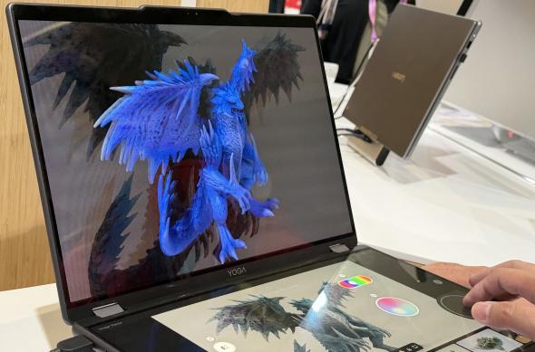 Lenovo Yoga Book 3D Concept - Fotografii MWC 2026: Photo 03.03.2026, 12 27 05.jpg