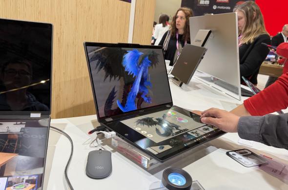 Lenovo Yoga Book 3D Concept - Fotografii MWC 2026: Photo 03.03.2026, 12 27 07.jpg