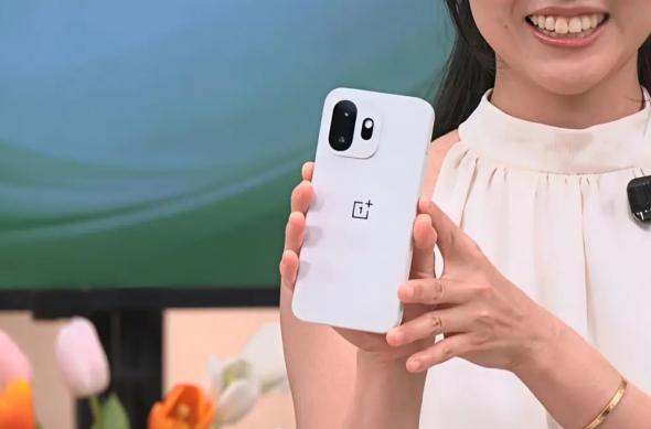 OnePlus 15T - Fotografii hands-on: 6fd8dc2d-ed0a-42dd-a7d4-1785990b.jpg