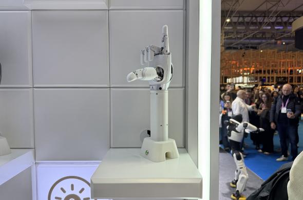 Turul standului Agibot la MWC 2026: Photo 05.03.2026, 11 50 42.jpg